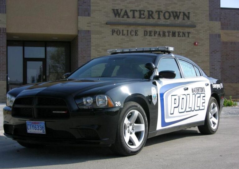 POLICE 1 e1751893282816