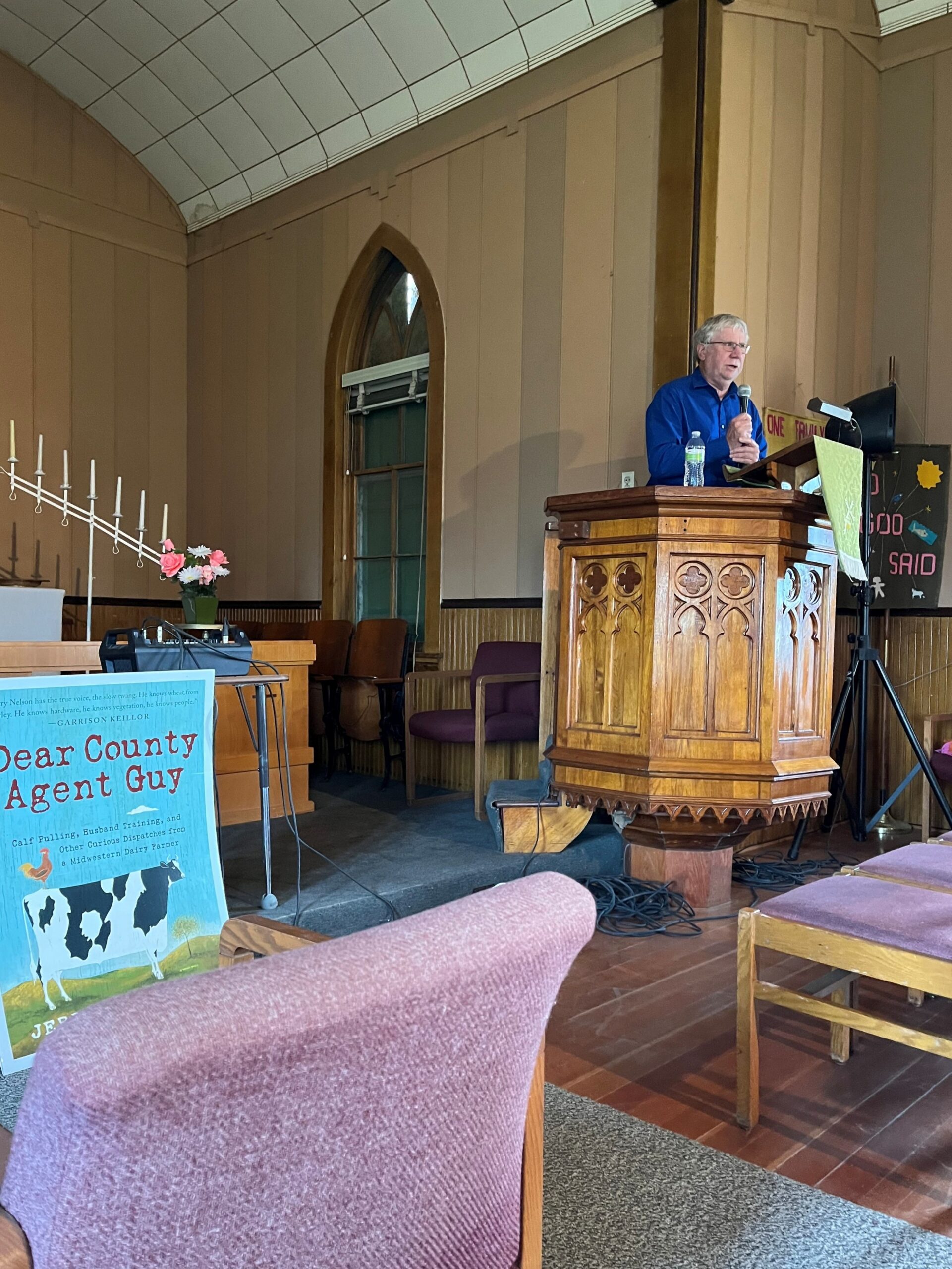 Jerry Nelson speechifying at the St. Pauli Center scaled