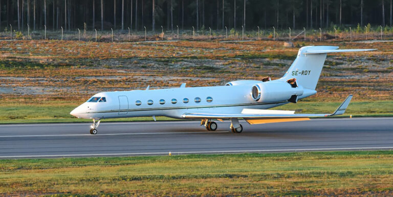Noem jet